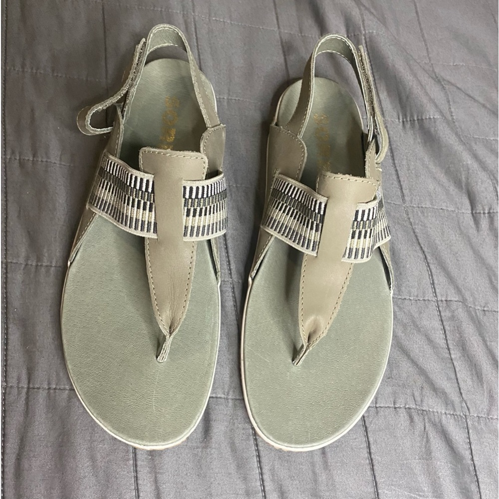 Sorel out N about plus olive sparten sandals size 8.5
